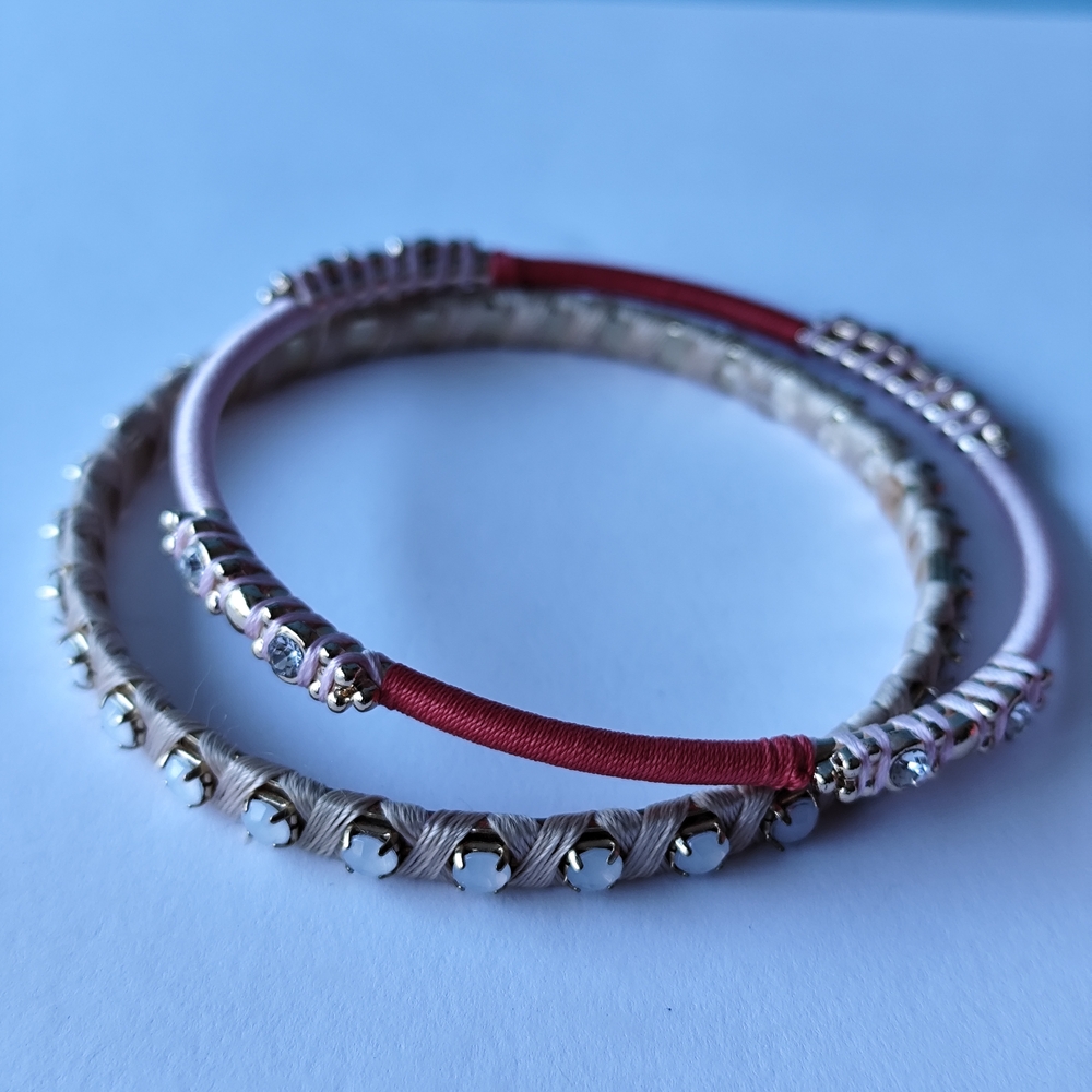 3/$25💙Bangle bracelets with Rhinestones and wrapped with thread